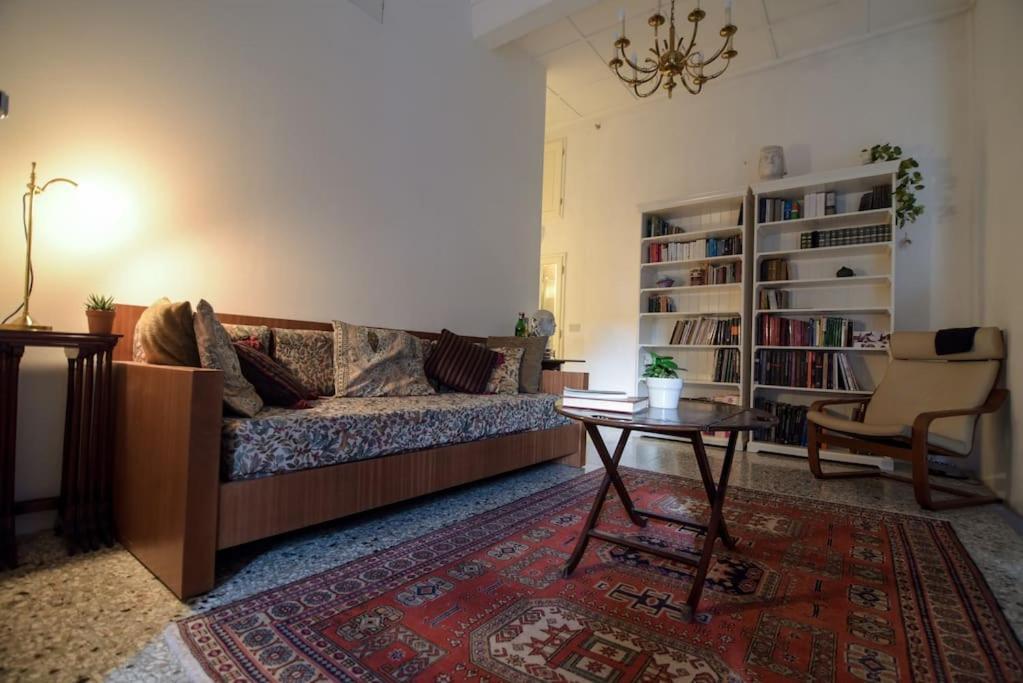 Cozy Apartment With Private Garden - City Center - Floransa Dış mekan fotoğraf
