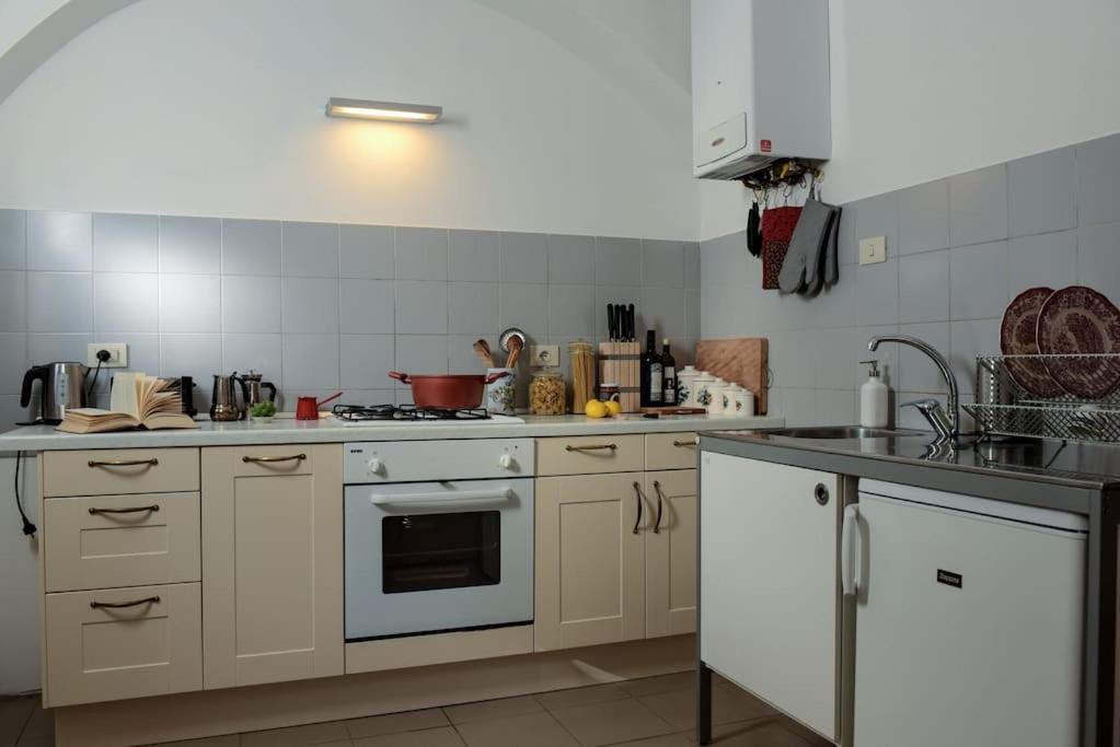 Cozy Apartment With Private Garden - City Center - Floransa Dış mekan fotoğraf