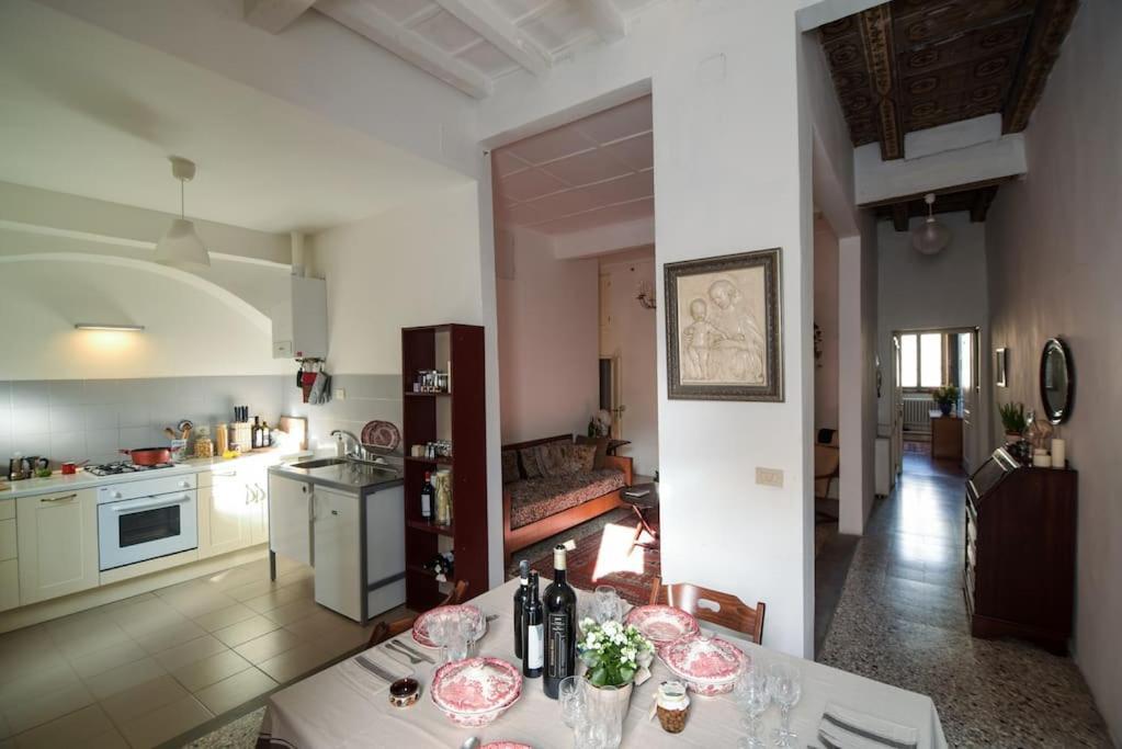 Cozy Apartment With Private Garden - City Center - Floransa Dış mekan fotoğraf