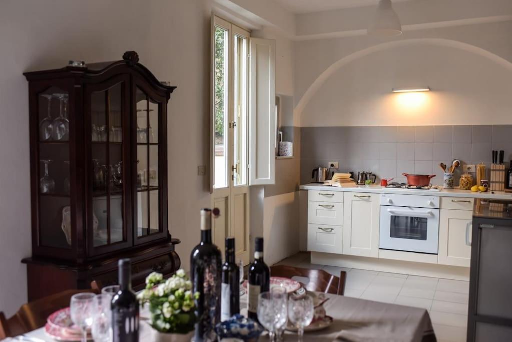 Cozy Apartment With Private Garden - City Center - Floransa Dış mekan fotoğraf